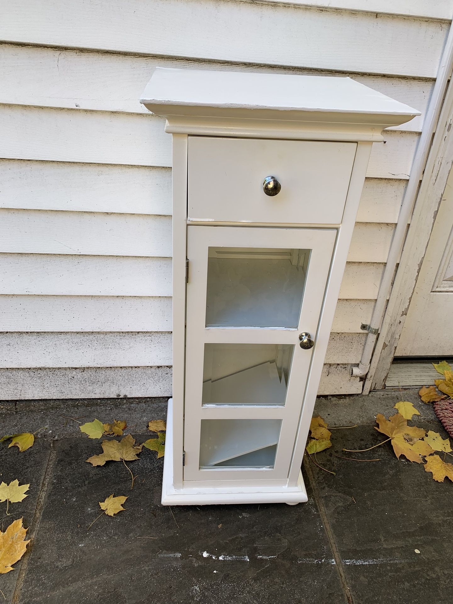 Cute Small Cabinet In Long Island Great Neck