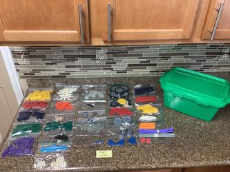 Kids Building Set-K’NEX. (G)