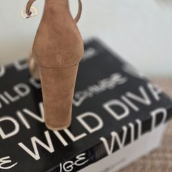 Tan Heels Size 7 1/2