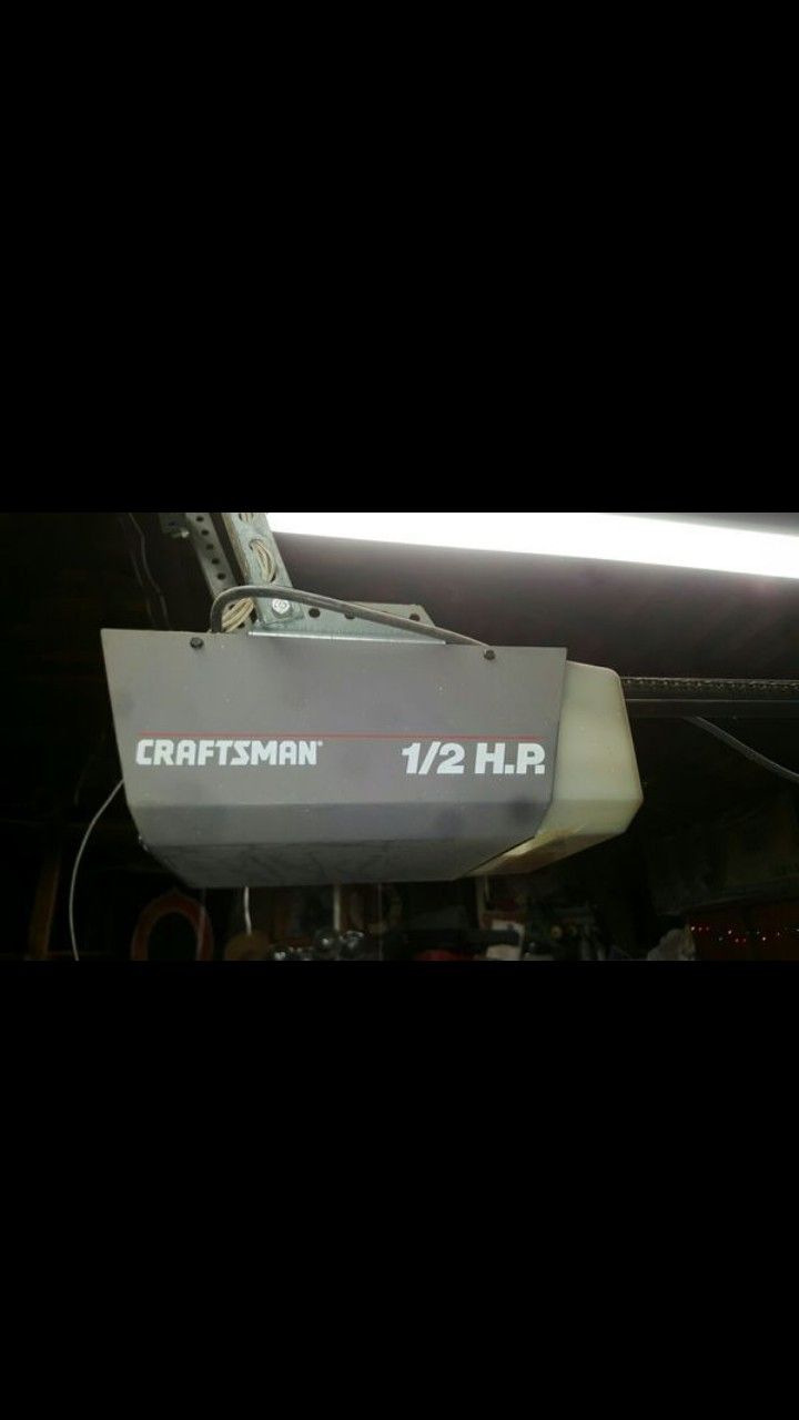 Craftsman garage door opener works good