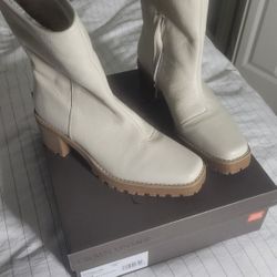 Andre Assous Milana Bootie Size 9