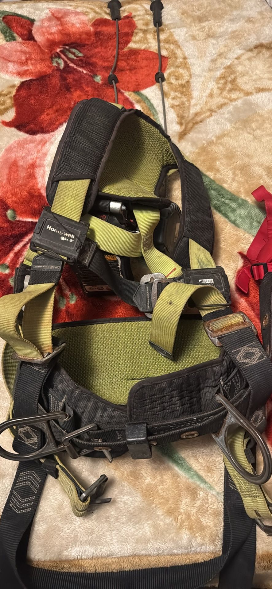 Honeywell miller fall protection harness