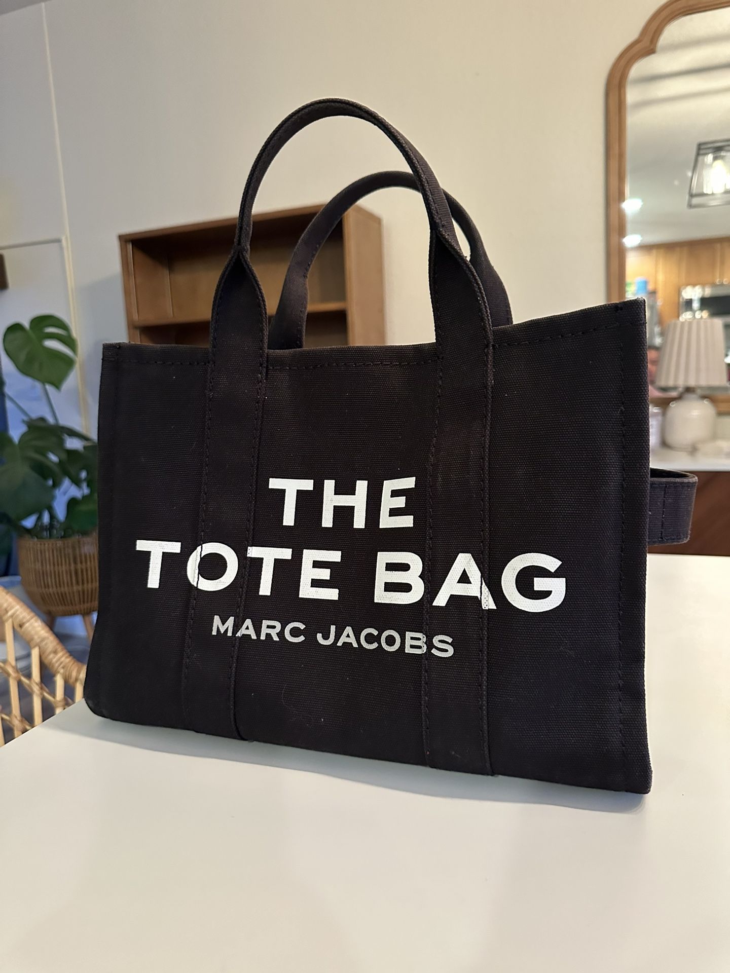 Pre owned Marc Jacobs the tote Bag medium Black Strap