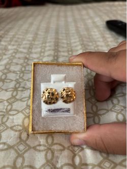 Nugget earrings/ hello kitty ring