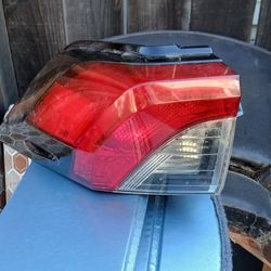 2023 Toyota Rav4 Driver Side Taillight 