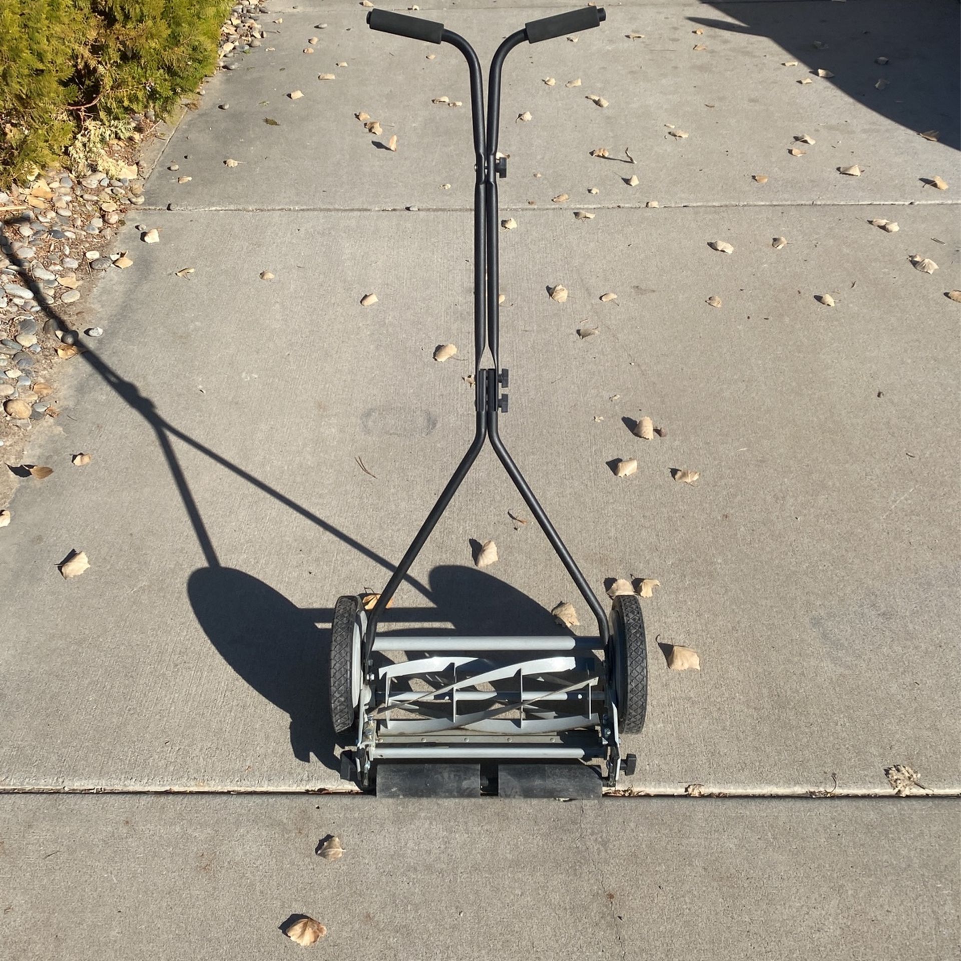 Manual Push Lawn Mower