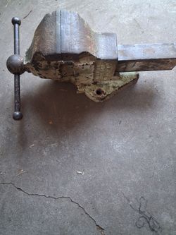 Bench vise