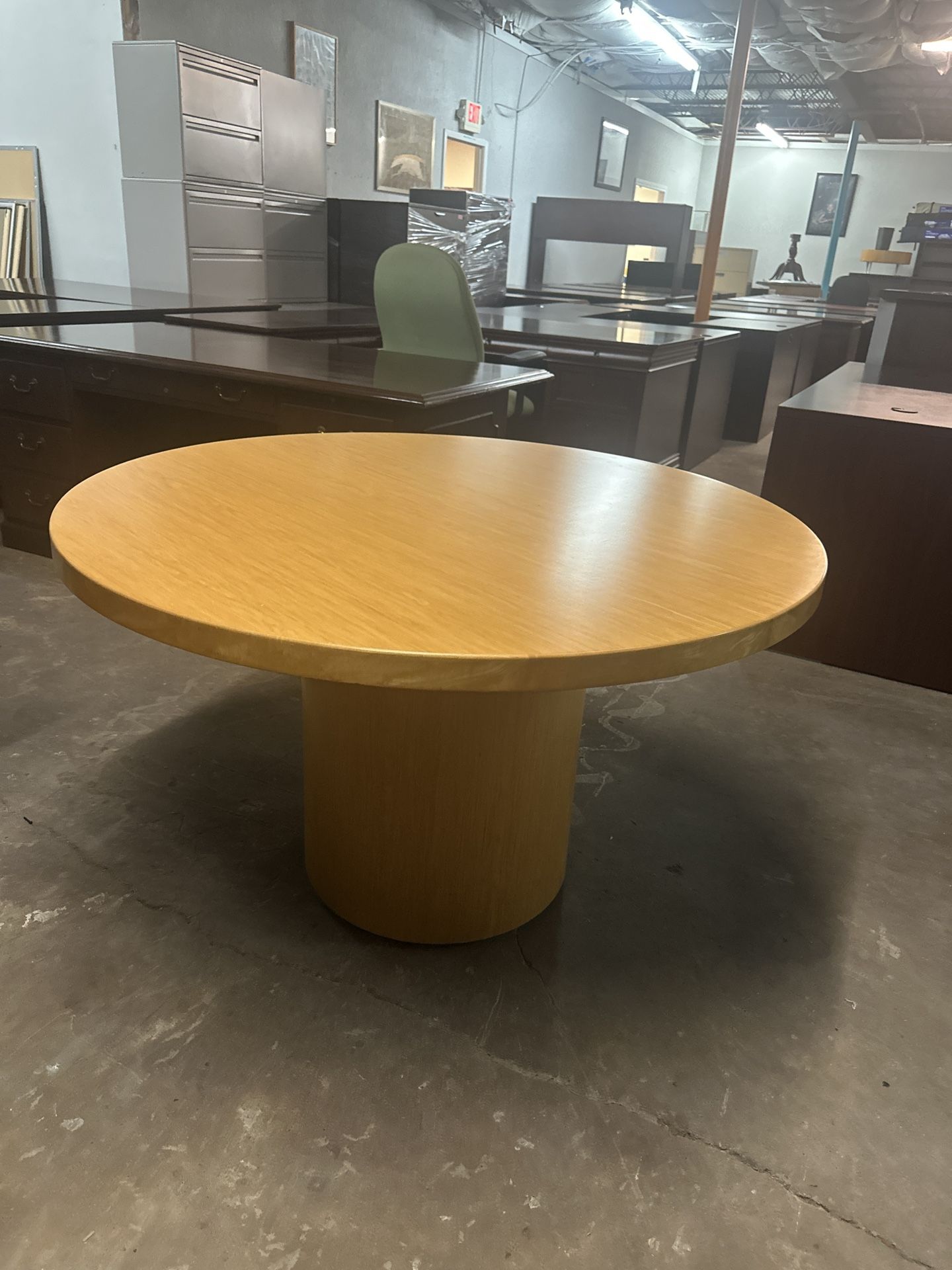 OFFICE TABLE ROUND TABLE
