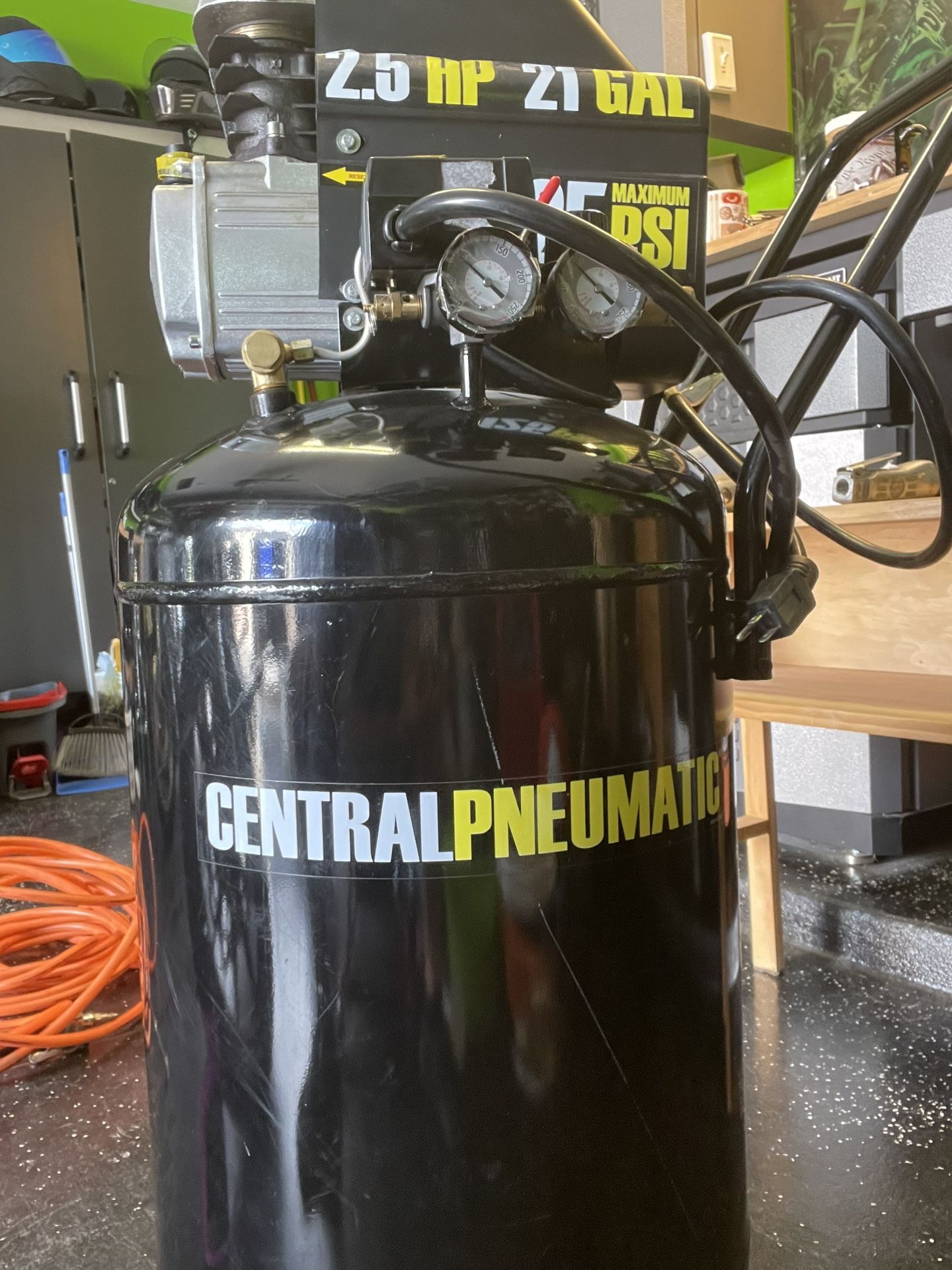 21 Gallon Air Compressor 