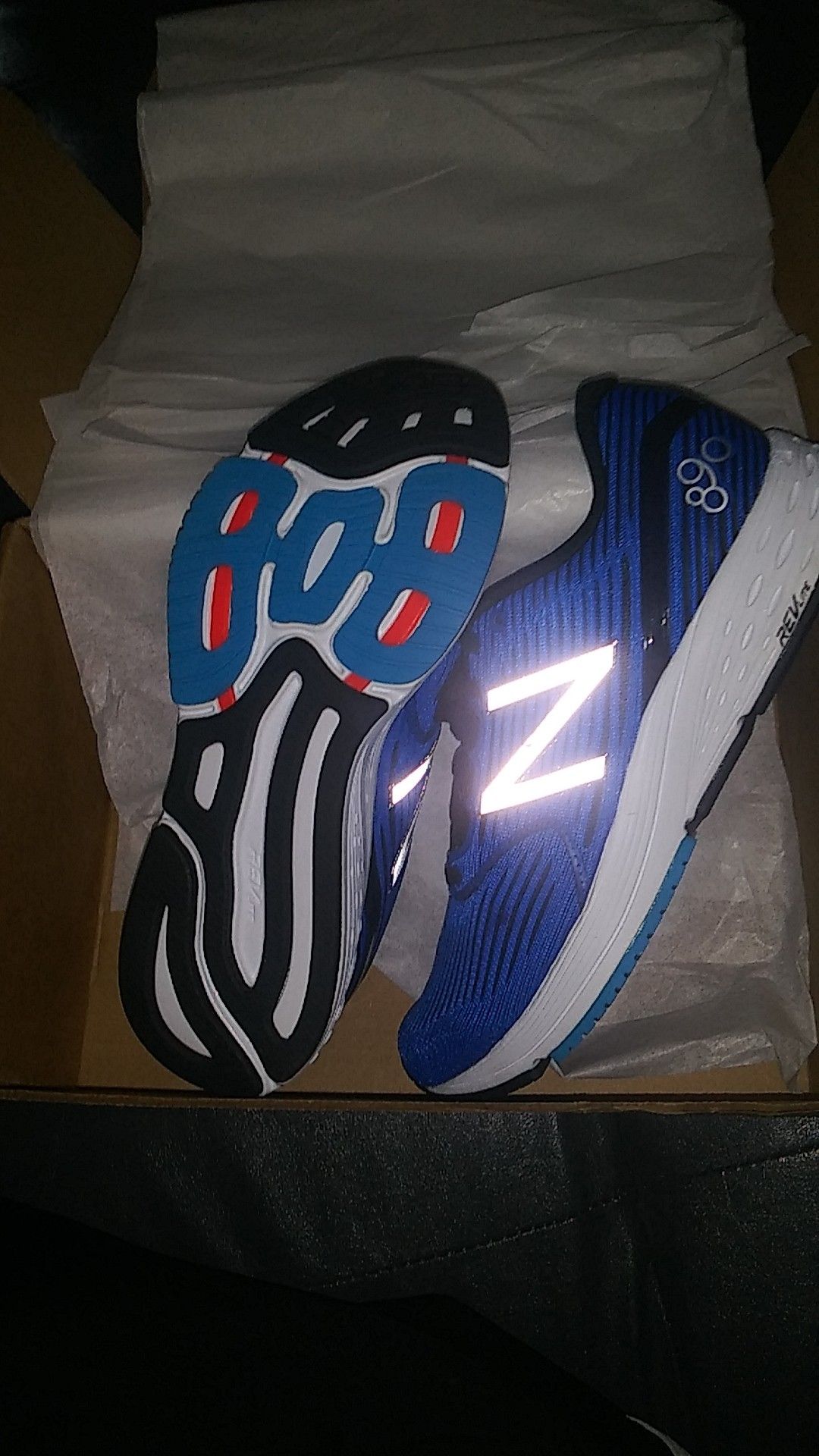 New Balance 890