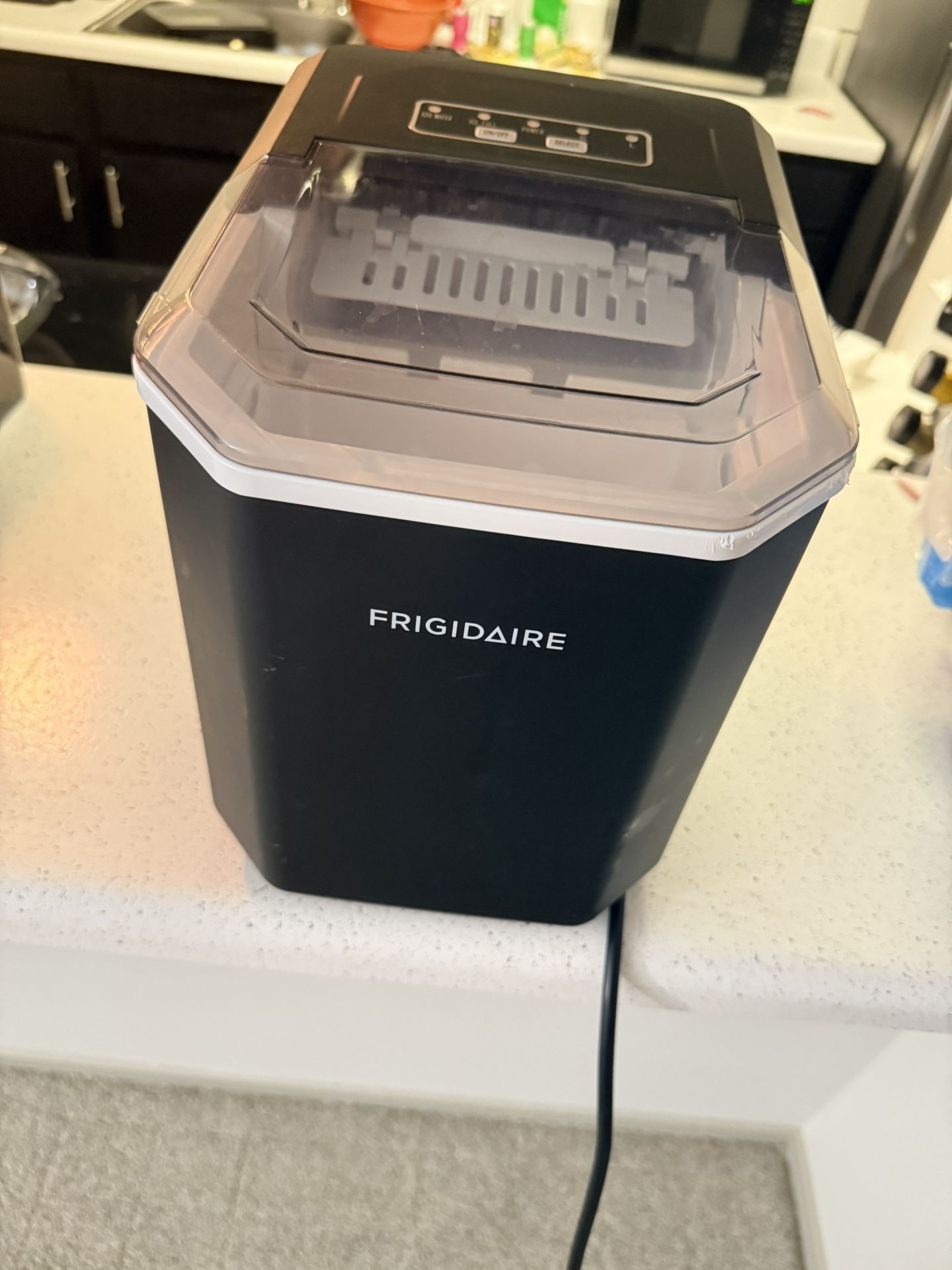 Frigidaire Ice maker(Like New Condition)
