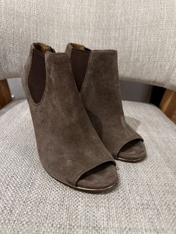 size 8 coach heels