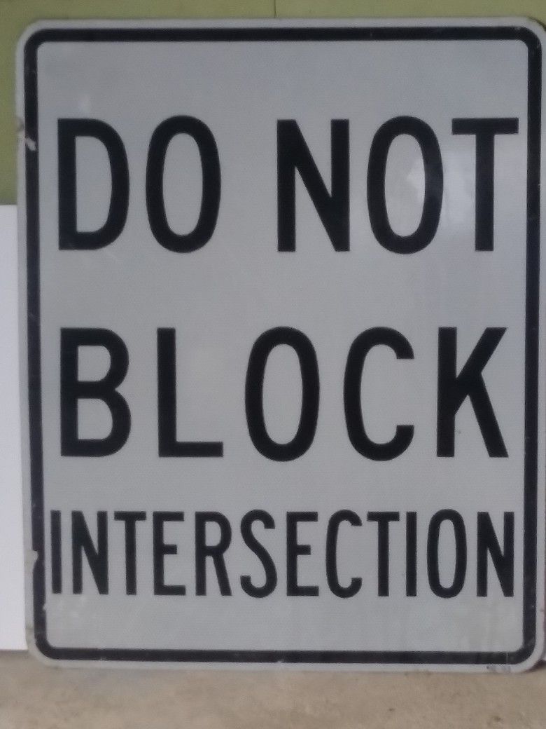 METAL STREET SIGN.