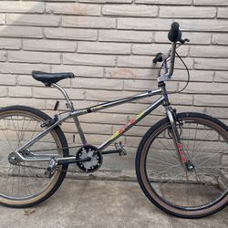 Old School 1993 GT BMX Cruiser 24 Inch for Sale in San Antonio, TX