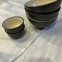 JC Penney Home Collection Brown/Cream Bowls & Ramekin 5pc Lot  To include: 3 bowls 2 ramekins