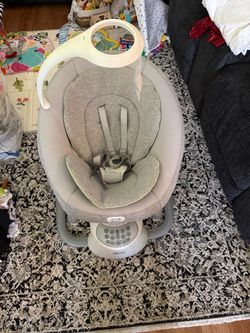 Graco Baby Swing with Harness and Mobile
