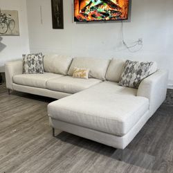 Off White Sectional Couch 🛋️- FREE DELIVERY 🚚 