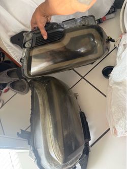 2019 Toyota Tacoma stock head lights $150