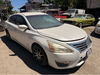 2015 Nissan Altima 2.5L ***for parts only***