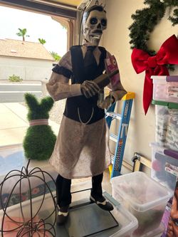 3 foot Halloween decor
