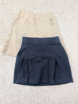 School uniform skirts for Girls size 6-7 Looks New