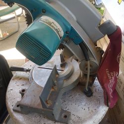 Makita 255 Miter Saw 80