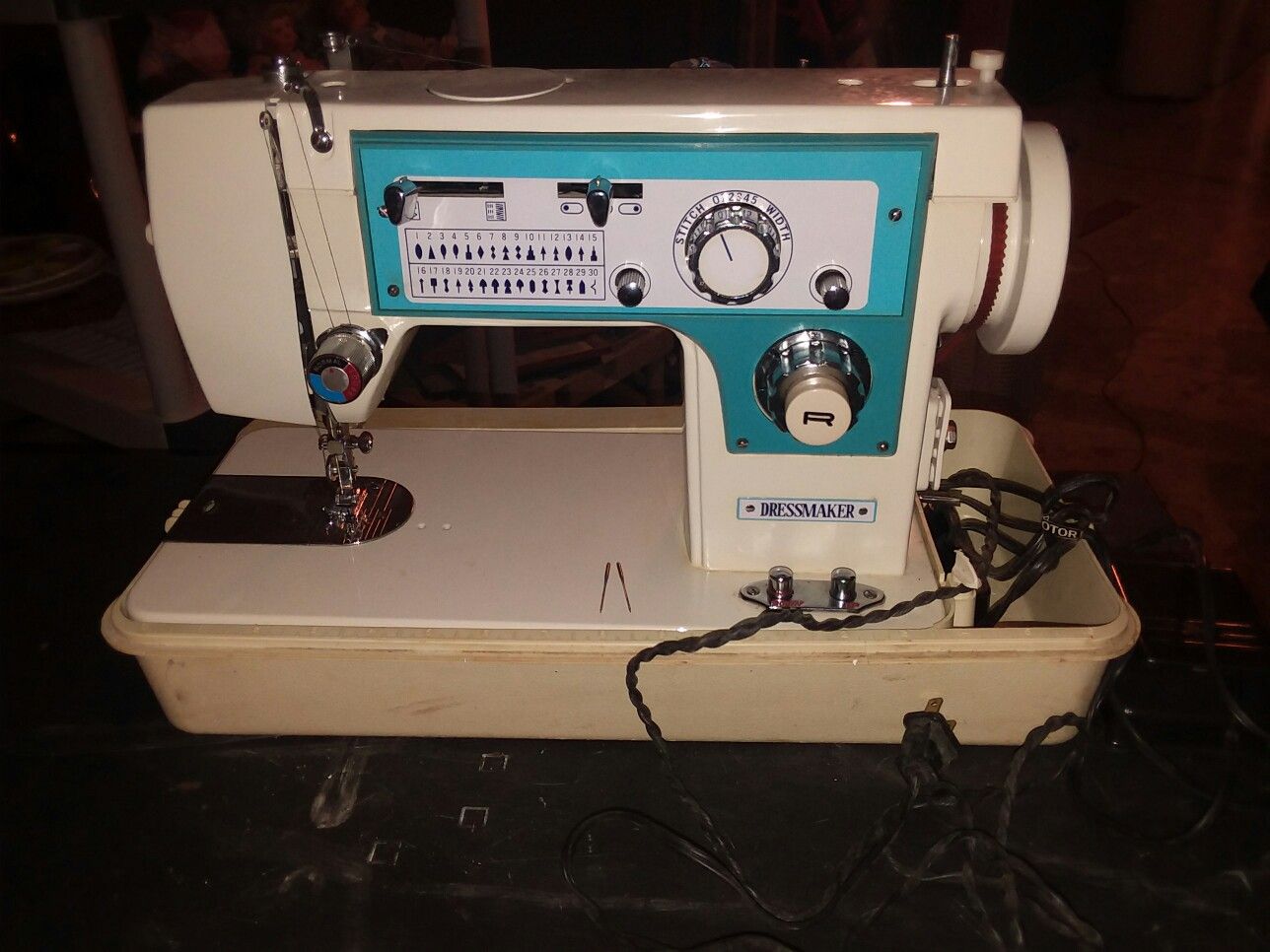 Sewing MACHINE, by Dressmaker