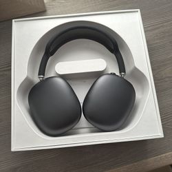 Apple AirPod Maxes Space Grey