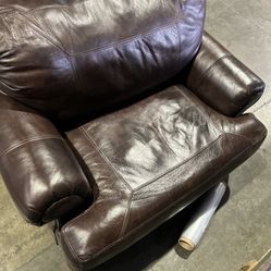 Brown Leather Oversize Chair 