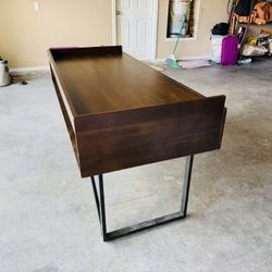 Wooden Office Table 