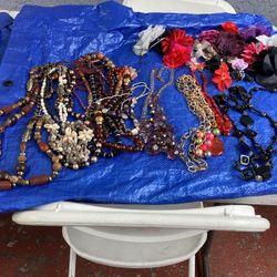 COSTUME JEWERY / HAIR BOWS