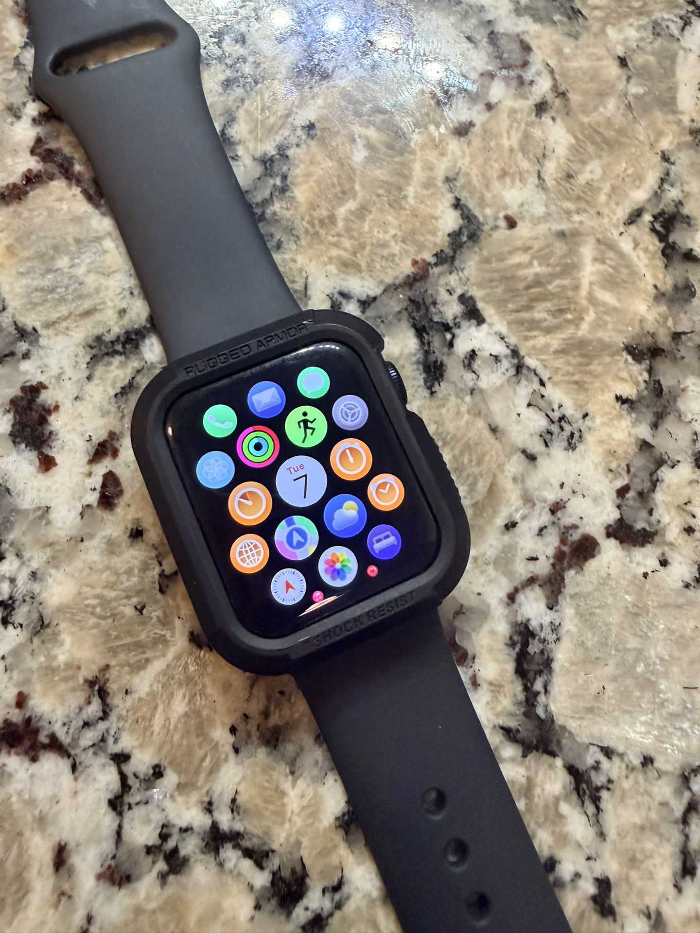 Apple Watch SE (GPS) (2nd Generation) 40mm