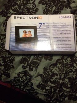 Digital photo frame