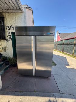 Like NEW  Hoshizaki R2A-FS Steelheart 55 Fridge