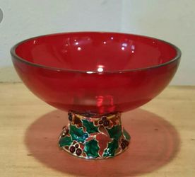 Beautiful Red Christmas Holly Bowl with Nice Metal Base