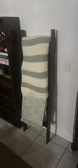 Brown Wood blanket ladder