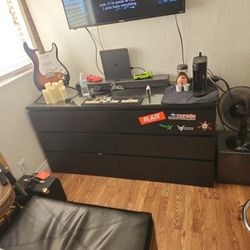 Free Dresser With A Glass Top