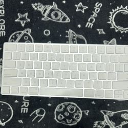 Apple Keyboard 
