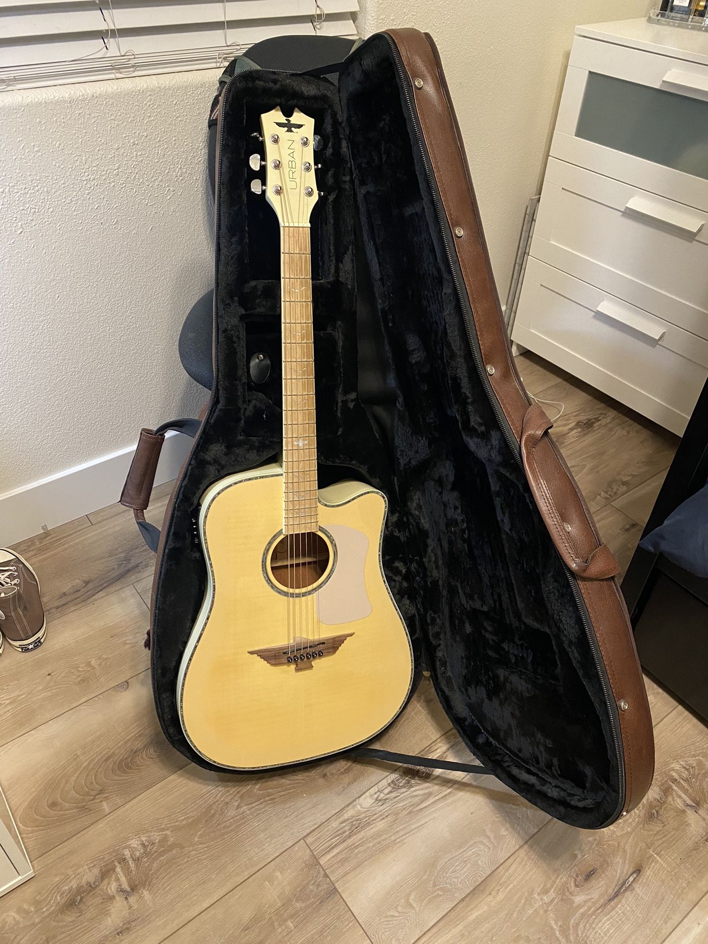 Keith Urban Phoenix Limited Edition Rain White Guitar
