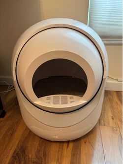 Self-Cleaning Cat Litter Box