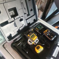 DEWALT
12V MAX Lithium-Ion 100 ft. Green Self-Leveling 3-Beam 360 Degree Laser Level with 2.0Ah Battery, Charger and Case