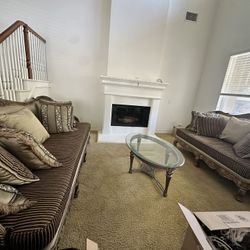 Couches With Coffee Table 