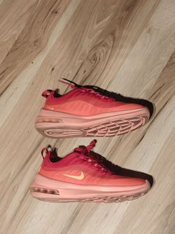 Women's Nike Air Max Size 8.5