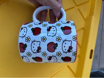 Hello Kitty coffee cup