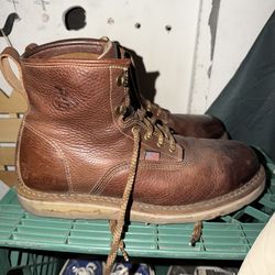 Boots size 13