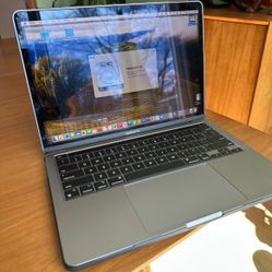 MacBook Pro M1 Chip: 256 GB
