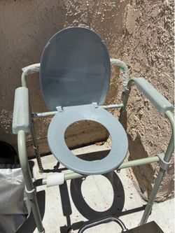 Toilet chair