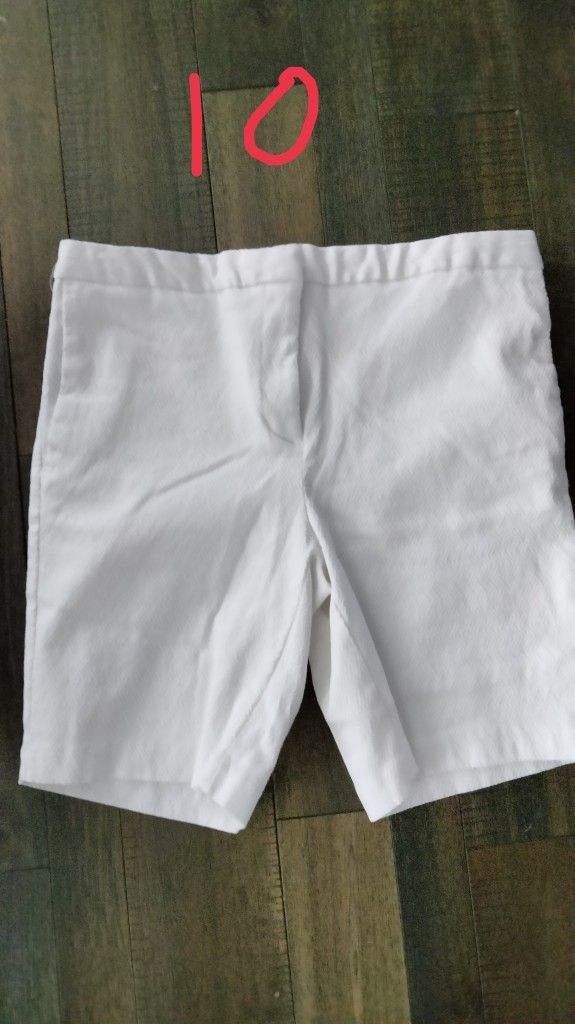 New Mario Serrani size 10 golf shorts