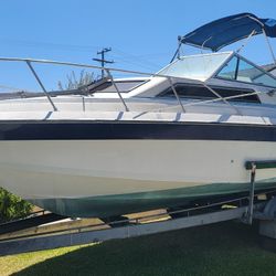 1987 Wellcraft 23 Aft Cabin boat. And Trailer