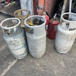 GOT FIVE PROPANE TANKS 8LBS FOR FORKLIFTS 